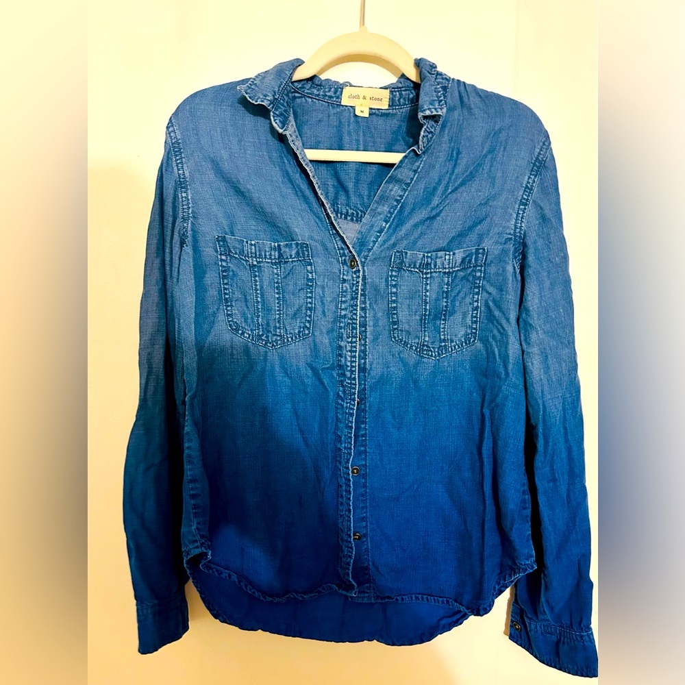 CLOTH &. STONE ANTHROPOLOGIE OMBRÉ TENCEL BUTTON FRONT DENIM SHIRT 💎💙